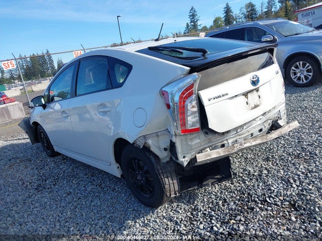 Toyota Prius Two 2015 JTDKN3DU1F1995920 Image 3