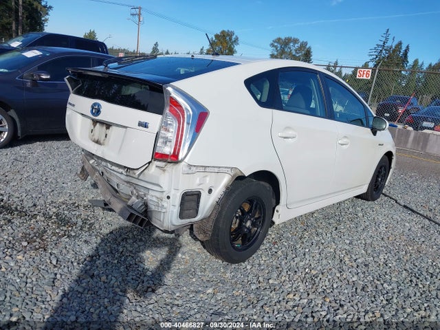 Toyota Prius Two 2015 JTDKN3DU1F1995920 Image 4