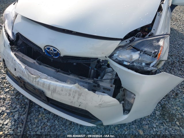 Toyota Prius Two 2015 JTDKN3DU1F1995920 Image 6