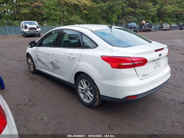 Ford FOCUS SE 2017 1FADP3F28HL269984 Image 3