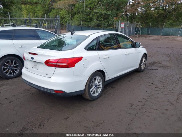 Ford FOCUS SE 2017 1FADP3F28HL269984 Image 4