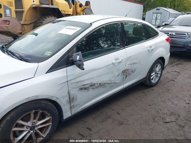 Ford FOCUS SE 2017 1FADP3F28HL269984 Image 6