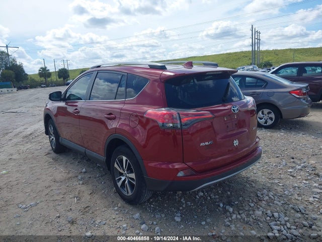 Toyota Rav4 Xle 2018 2T3WFREV7JW497658 Image 3