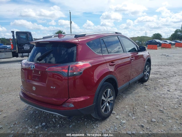 Toyota Rav4 Xle 2018 2T3WFREV7JW497658 Image 4