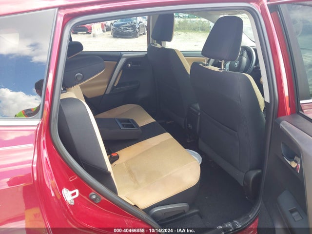 Toyota Rav4 Xle 2018 2T3WFREV7JW497658 Image 8