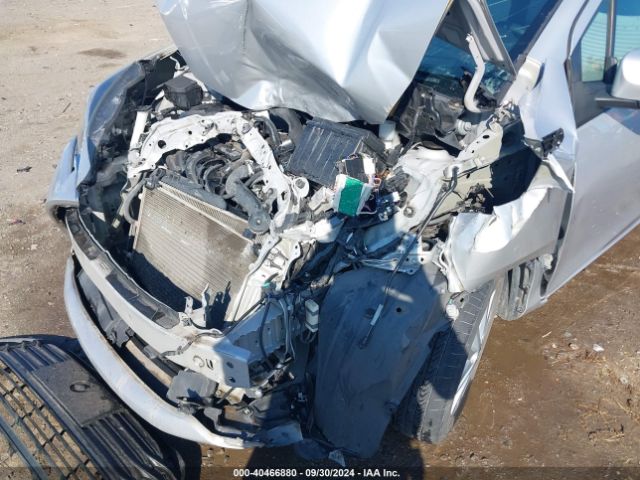VNKKTUD32JA094316 Toyota YARIS LE