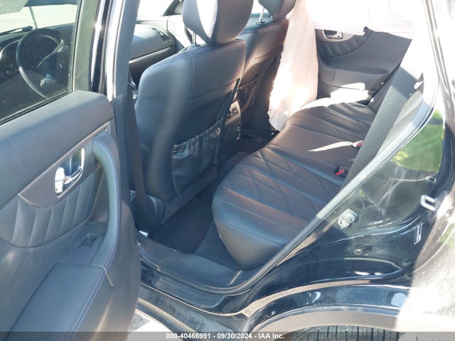 JN8CS1MUXFM380349 Infiniti QX70