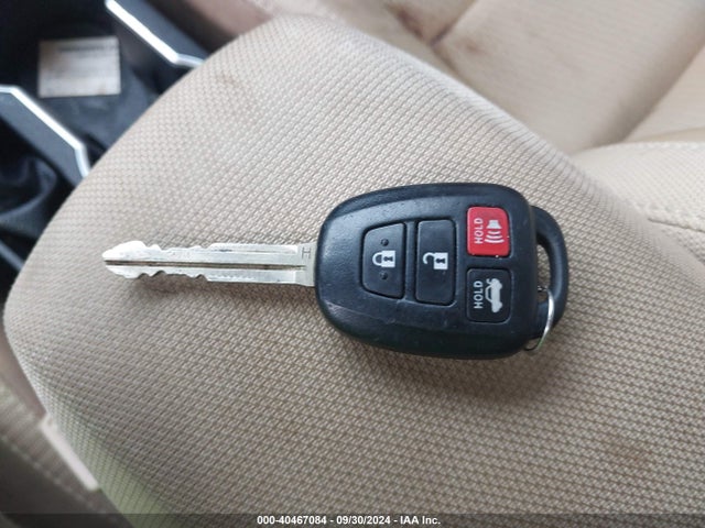 Toyota COROLLA LE 2018 2T1BURHE7JC065369 Image 11