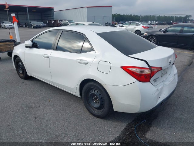 Toyota COROLLA LE 2018 2T1BURHE7JC065369 Image 3