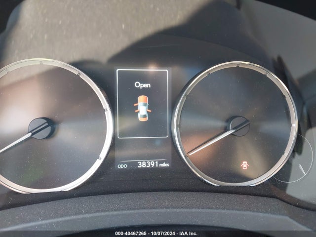 Lexus IS 200T 2017 JTHBA1D25H5043687 Image 7