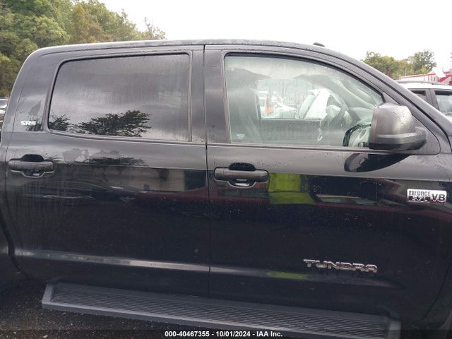 5TFDY5F10HX631325 Toyota Tundra Sr5 5.7l V8