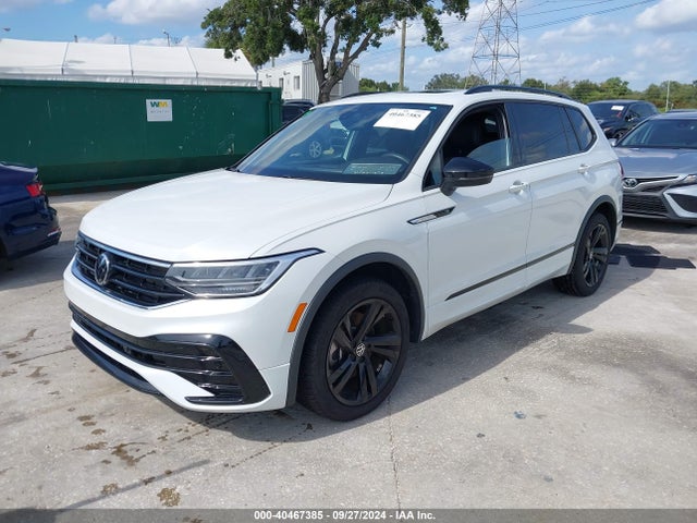 3VVCB7AX1PM093499 Volkswagen Tiguan 2.0t Se R-line Black