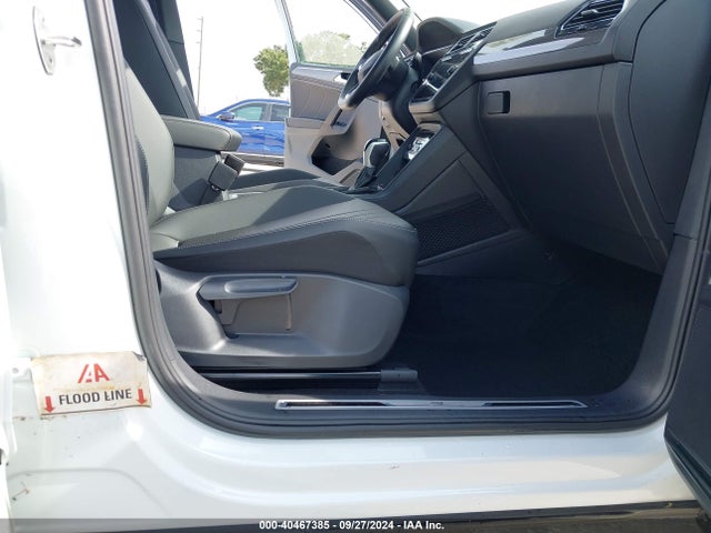 3VVCB7AX1PM093499 Volkswagen Tiguan 2.0t Se R-line Black