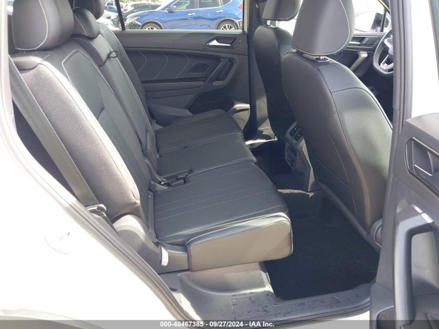 3VVCB7AX1PM093499 Volkswagen Tiguan 2.0t Se R-line Black