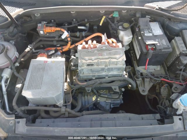 WVWKR7AU7JW907769 Volkswagen E-golf Se