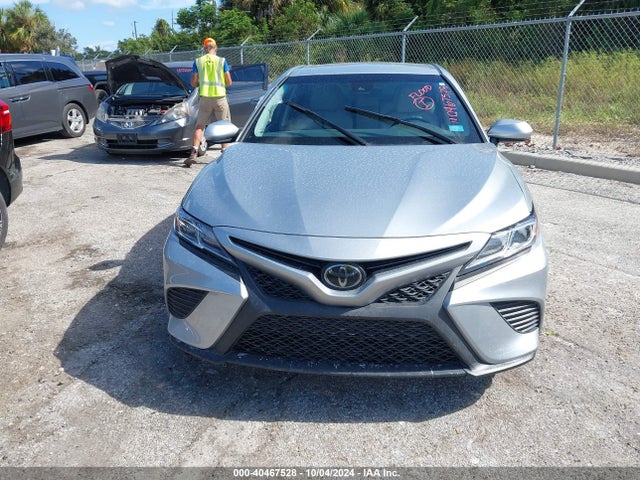 4T1B11HK7JU127058 Toyota CAMRY SE