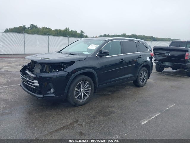 Toyota Highlander Xle 2019 5TDJZRFH8KS592792 Image 2