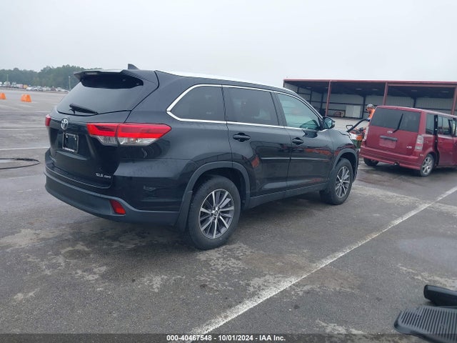 Toyota Highlander Xle 2019 5TDJZRFH8KS592792 Image 4