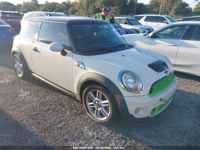 2011 MINI COOPER S WMWSV3C52BTY15611 Photo 0
