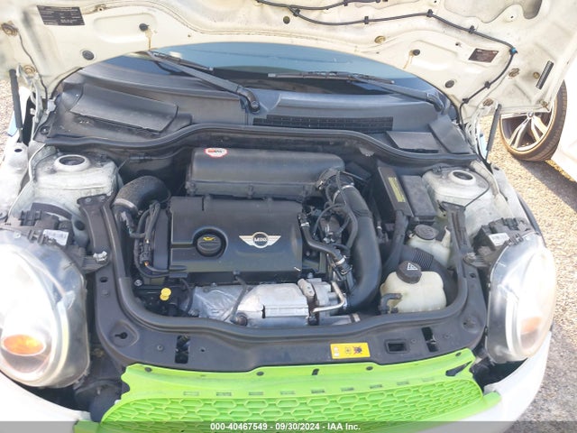 2011 MINI COOPER S WMWSV3C52BTY15611 Photo 9