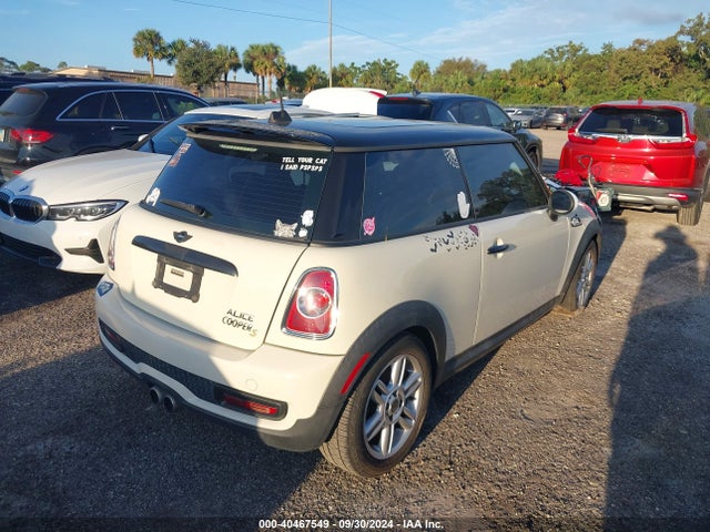 2011 MINI COOPER S WMWSV3C52BTY15611 Photo 3