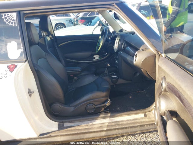 2011 MINI COOPER S WMWSV3C52BTY15611 Photo 4