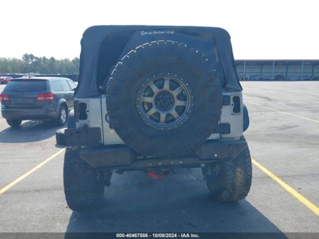 1C4BJWDG5GL270270 Jeep Wrangler Unlimited Sport