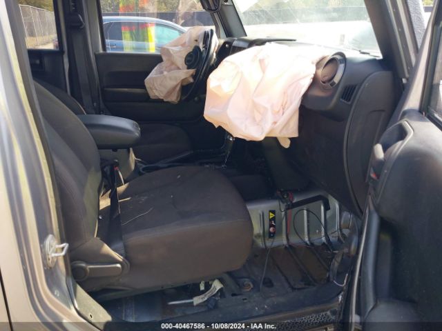 1C4BJWDG5GL270270 Jeep Wrangler Unlimited Sport