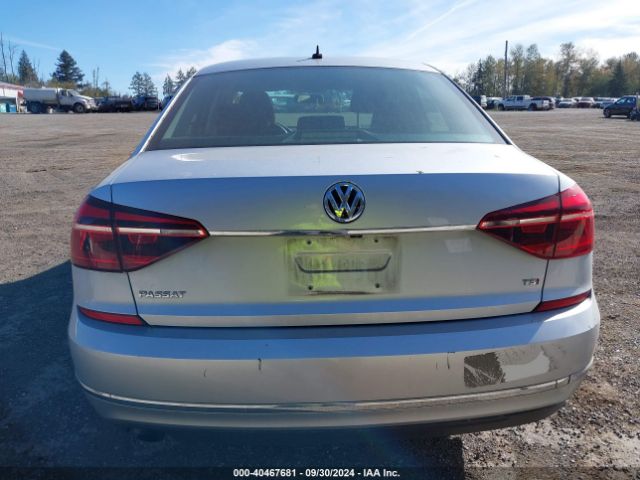 1VWAT7A32HC017788 Volkswagen Passat 1.8t S