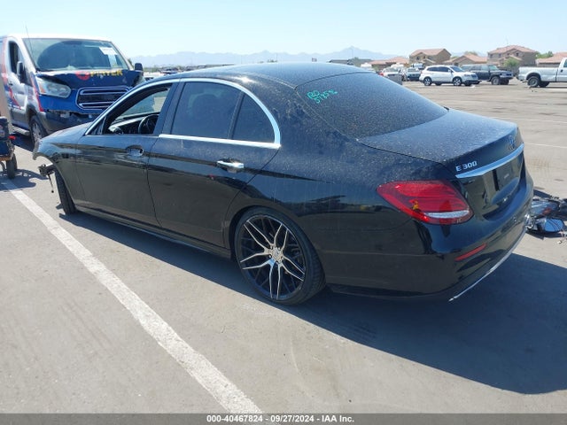 Mercedes-Benz E 300 2019 WDDZF4JB5KA519514 Image 3