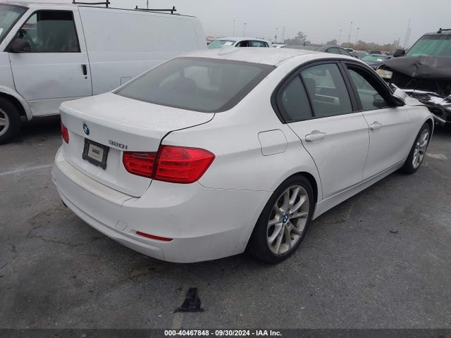 WBA3B1G57ENS77525 BMW 320i