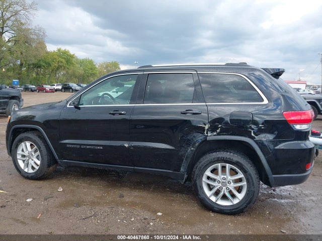 1C4RJFAG2HC751257 Jeep Grand Cherokee Laredo 4x4