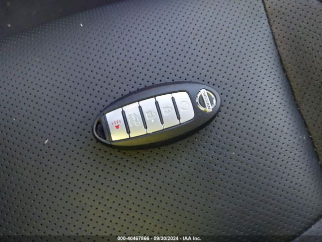 JN8AT2MV0JW310245 Nissan Rogue Sl