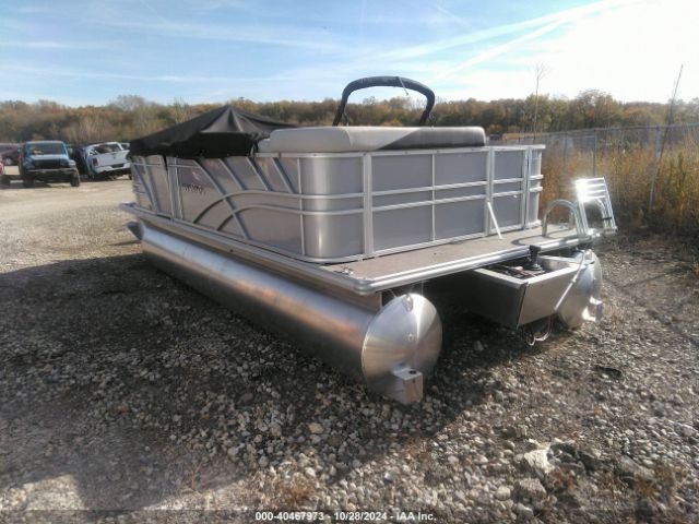2024 SYLVAN PONTOON SYL97727G324      Photo 2