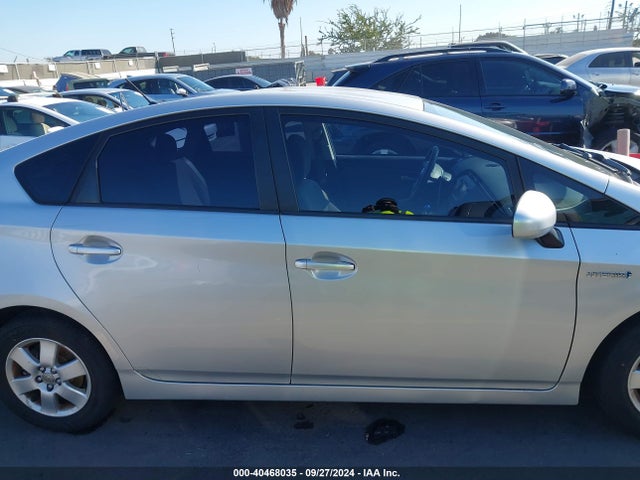 Toyota Prius Two 2014 JTDKN3DU3E1743309 Image 13