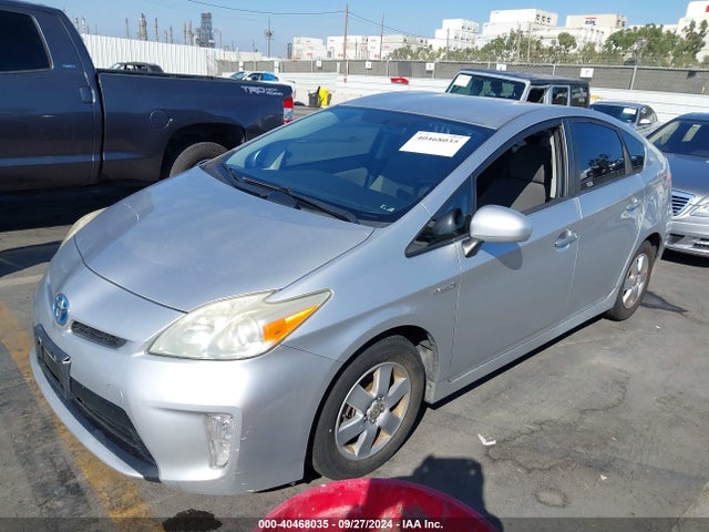 Toyota Prius Two 2014 JTDKN3DU3E1743309 Image 2