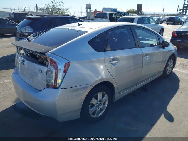 Toyota Prius Two 2014 JTDKN3DU3E1743309 Image 4