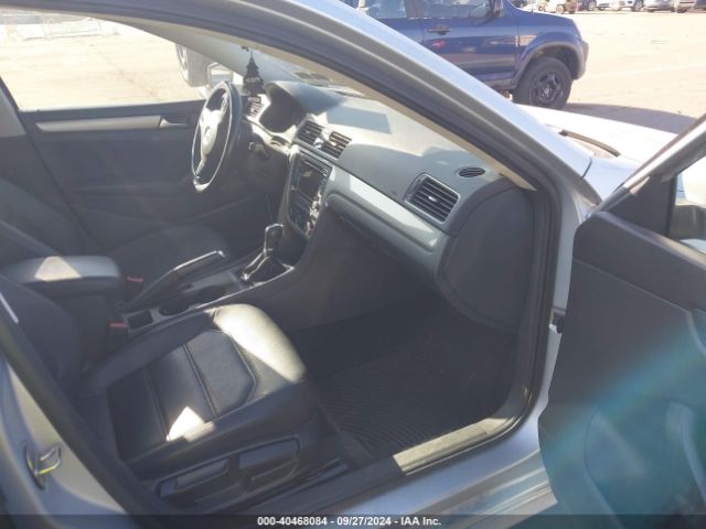1VWAT7A38FC101966 Volkswagen Passat 1.8t Limited Edition