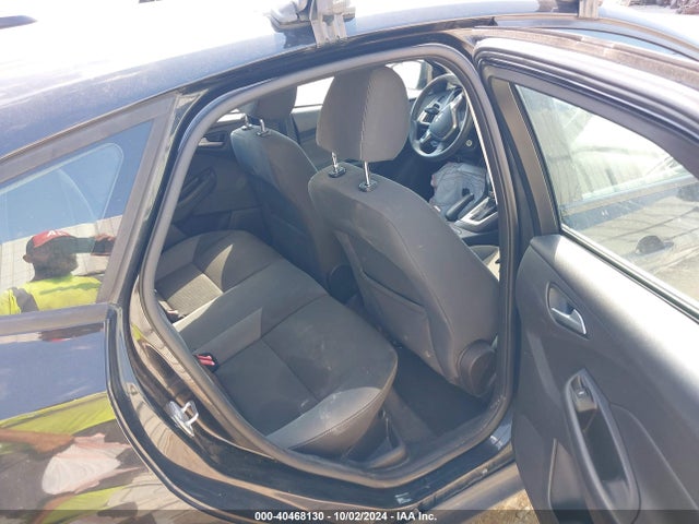 Ford FOCUS SE 2014 1FADP3K2XEL344475 Image 8