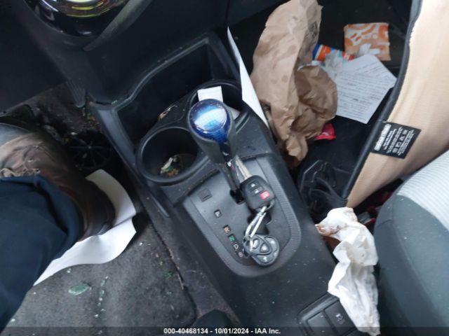 JTDKDTB38F1575651 Toyota Prius C Two
