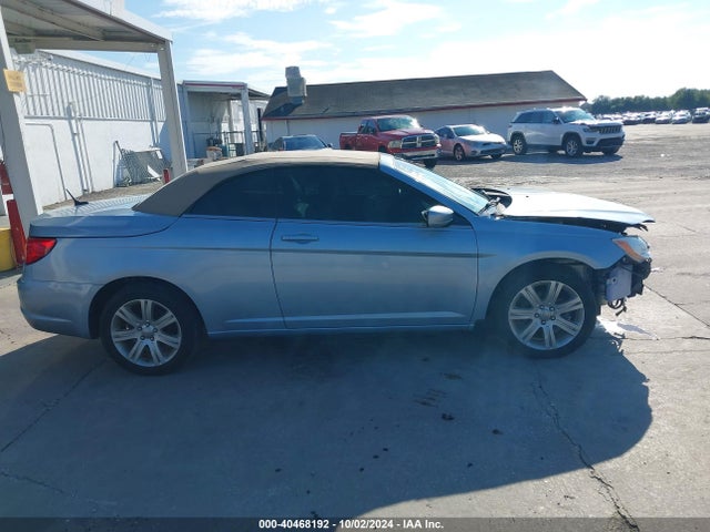 1C3BCBEG6EN156852 Chrysler 200 Touring
