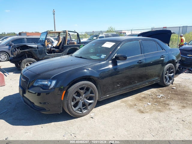 Chrysler 300 Touring 2022 2C3CCAAG0NH167780 Image 2