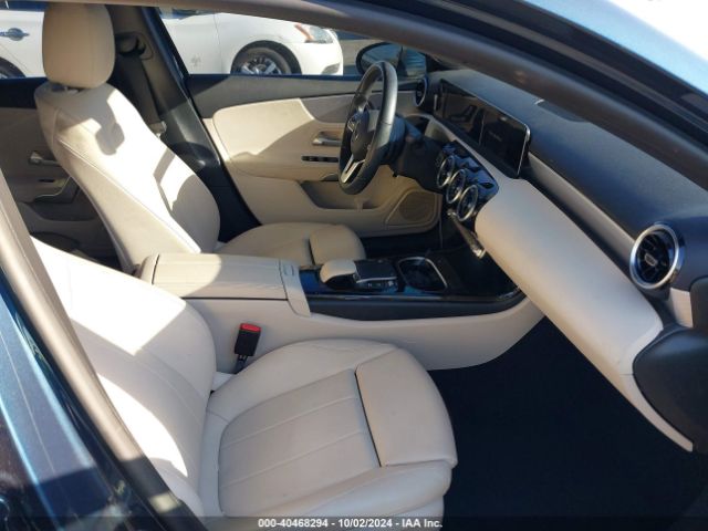 W1K3G4EB2MJ254955 Mercedes-Benz A 220