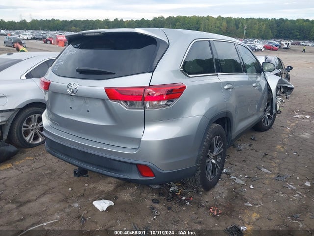 Toyota Highlander Le 2019 5TDZARFHXKS048448 Image 4