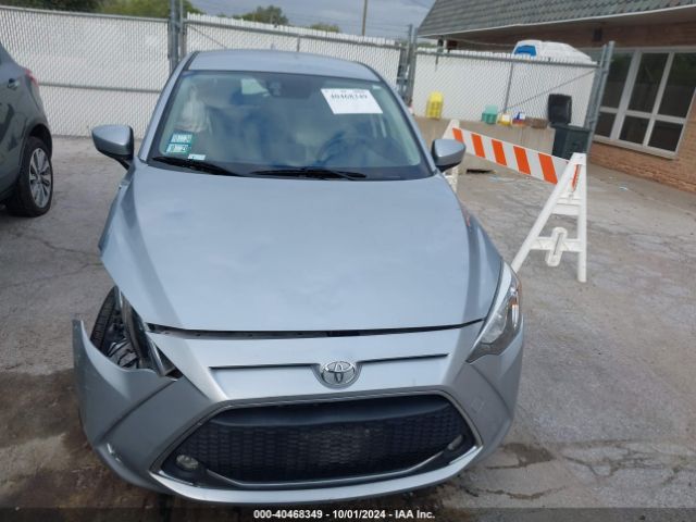 3MYDLBJV8LY701749 Toyota YARIS LE