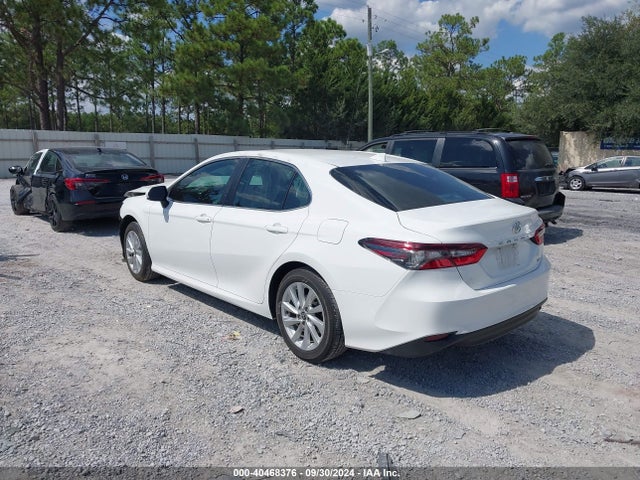 Toyota CAMRY LE 2024 4T1C11AK8RU846894 Image 3