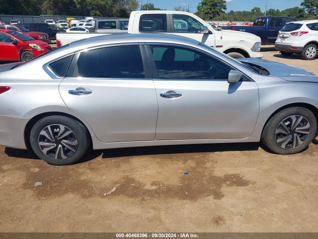 Nissan Altima 2.5 S 2018 1N4AL3AP2JC214325 Image 14
