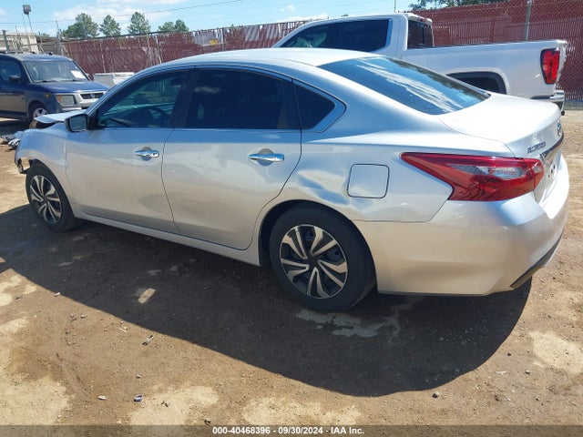 Nissan Altima 2.5 S 2018 1N4AL3AP2JC214325 Image 3