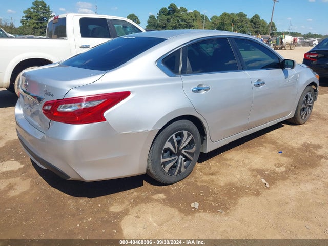 Nissan Altima 2.5 S 2018 1N4AL3AP2JC214325 Image 4
