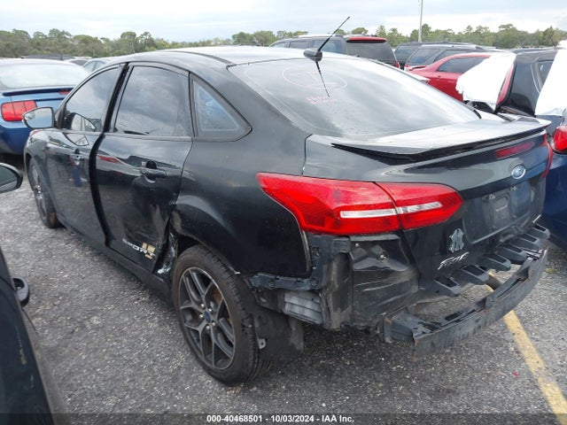 Ford FOCUS SE 2015 1FADP3F22FL216355 Image 3